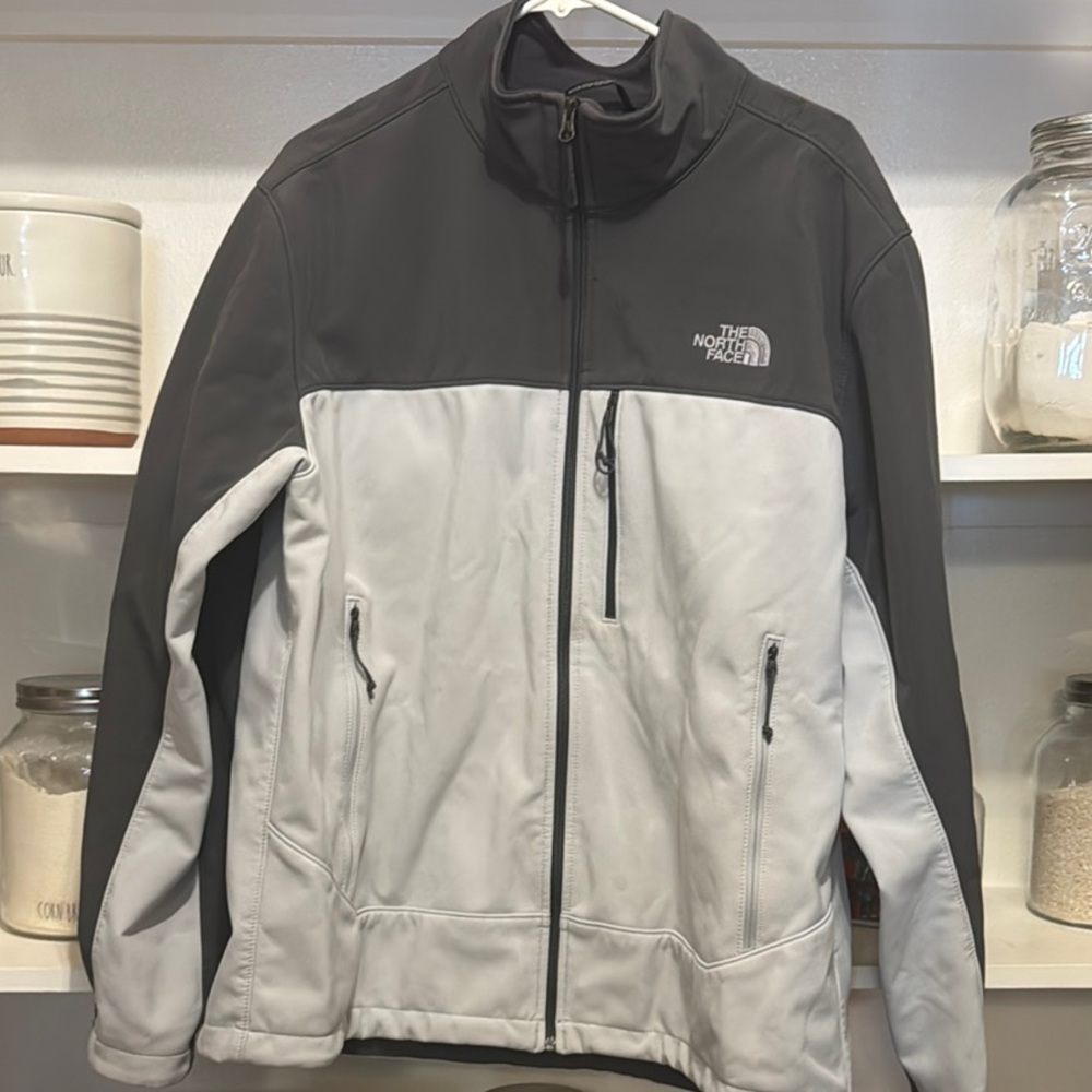 The North Face Men's Gray and White Jacket